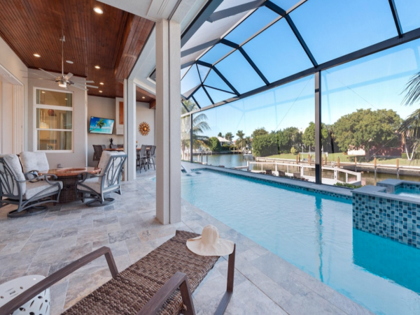 Discover Luxurious Waterfront Retreats - Unmatched Bay Views